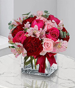 Charming Posies <Br><span>Luxury Pink Roses</span>