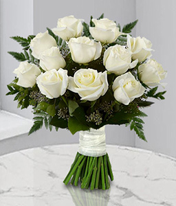 White Roses Bouquet <Br><span>One Dozen Roses</span>