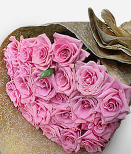 Enchanted <Br><span>24 Pink Roses</span>
