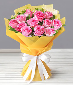 Fame <span>One Dozen Gift Wrapped Roses<span>