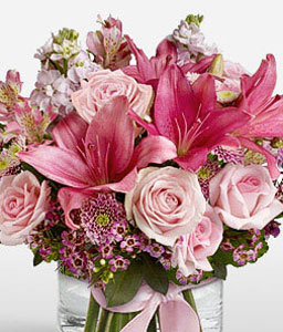 Pink Kiss <span>Mixed Flowers Arrangement</span>