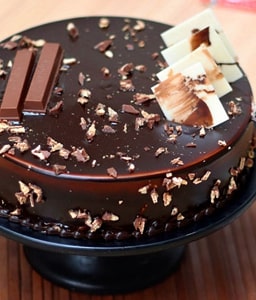 Choco Crunch KitKat Cake - 17.6oz/0.5kg