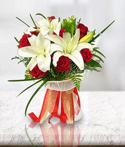 Elegancia Clasica - Red Roses & White Lilies