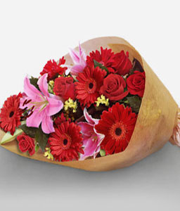 Scarlet Love<Br><span>Mixed Flowers in Gift Wrapper</span>