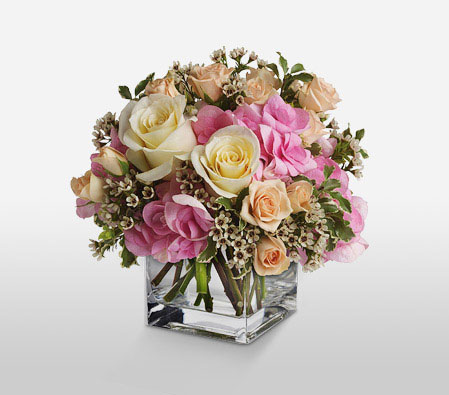 Flores En Colores Pastel-Peach,Pink,Hydrangea,Rose,Arrangement