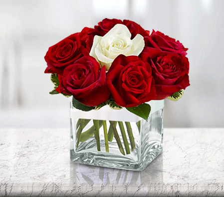Red N White Roses In Cube-Red,White,Rose,Arrangement