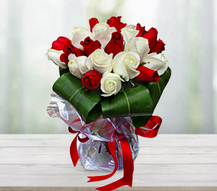 18 Red And White Roses Bouquet-Red,White,Rose,Bouquet