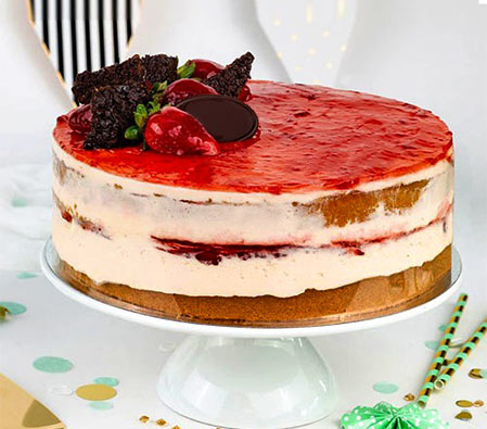 Strawberry Cream Cake - 61.7oz/1.75kg