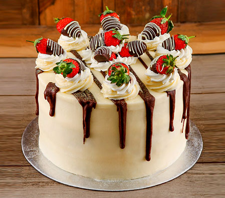 Strawberries and Cream Cake - 91.68oz/ 2.5kg