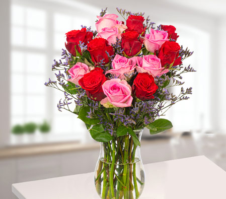 15 Red & Pink Roses With Blue Limonium