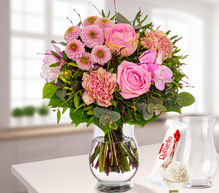 Harmonious Bouquet with vase & Ferrero Raffaello