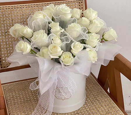24 White Roses in a Box