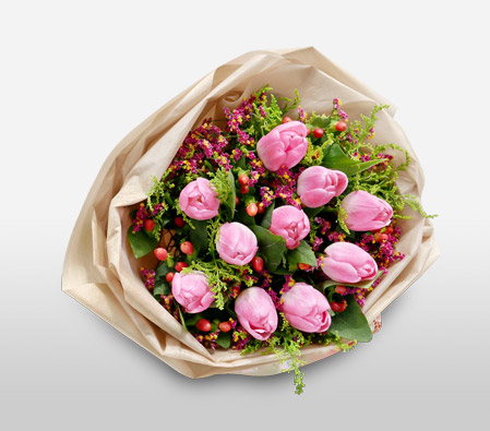 Cairnhill Crest-Green,Pink,Tulip,Bouquet