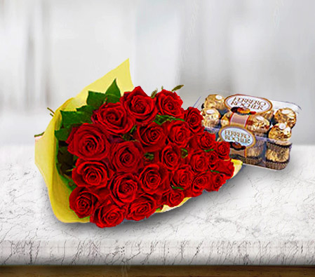 Rosette Kiss <Br><span>Two Dozen Roses & Box Of Chocolates</span>