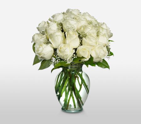 Elizabeth <Br>18 Long Stem Vendella Roses <Br><span>Free Clear Ginger Vase </span>